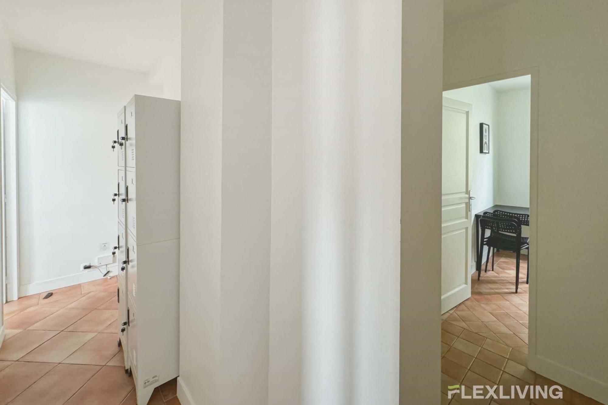 Flexliving - Whole Flat - Augereau Apartment