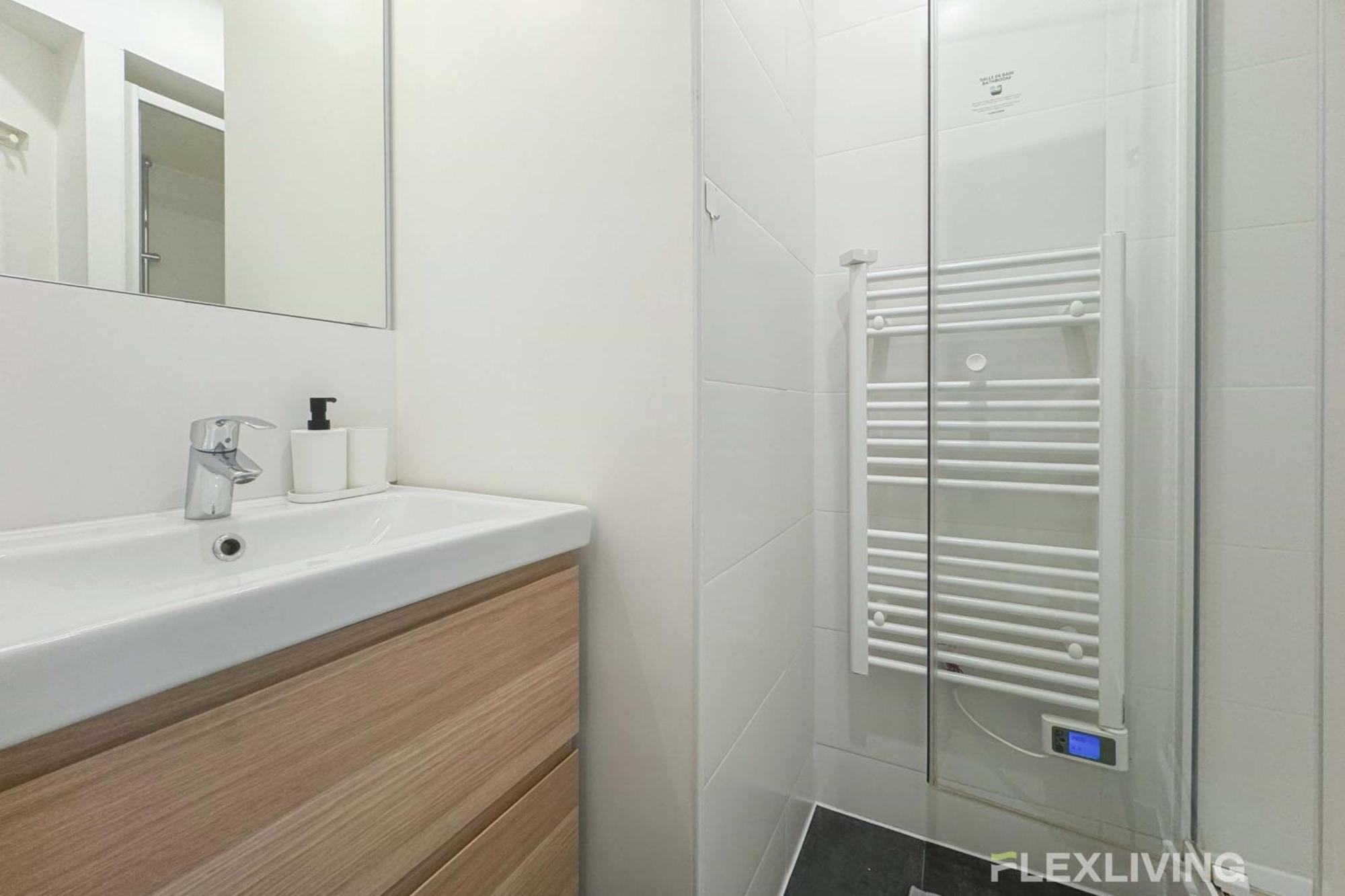 Flexliving - Whole Flat - Augereau Apartment Paris